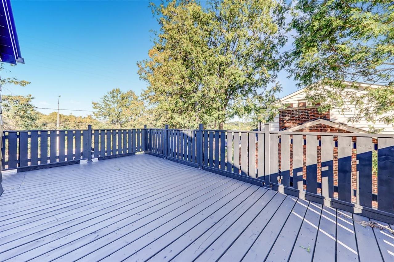Stunning 7 Bedroom Rougeview Home With 2 Kitchens, 5 Bathrooms, Amazing Backyard & 8-Car Parking Toronto Dış mekan fotoğraf